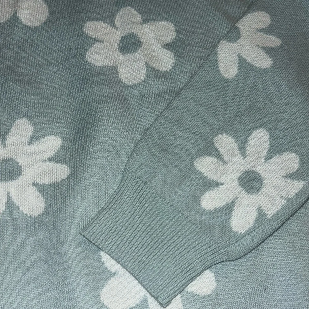 Funky Floral Sweater - Picture 2 of 3